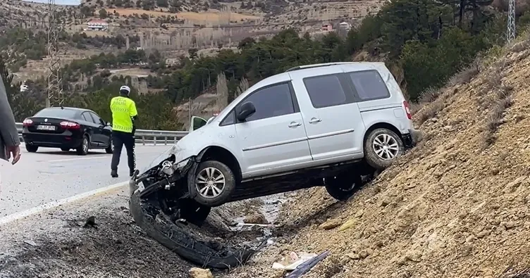 Kontrolden çıkan hafif ticari araç şarampole savruldu: 1 yaralı