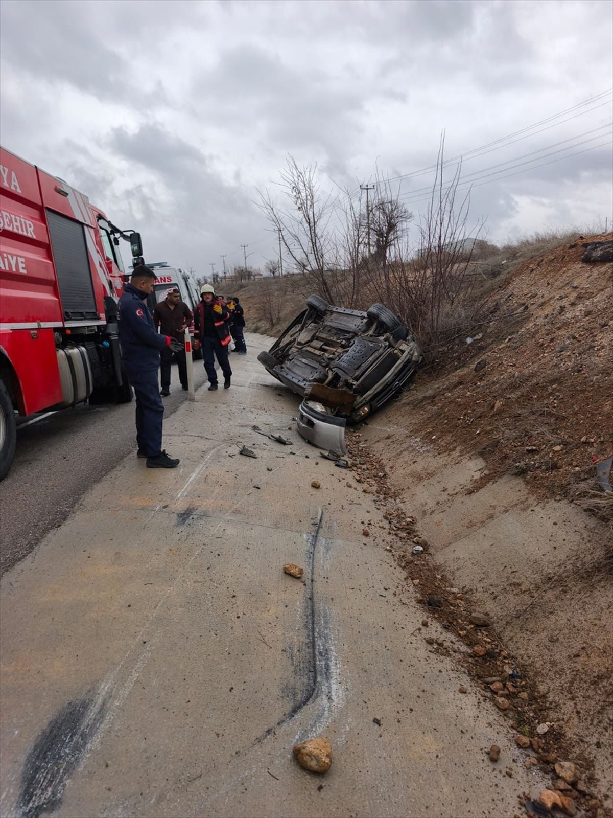 Malatya’da devrilen otomobildeki 6 kişi yaralandı