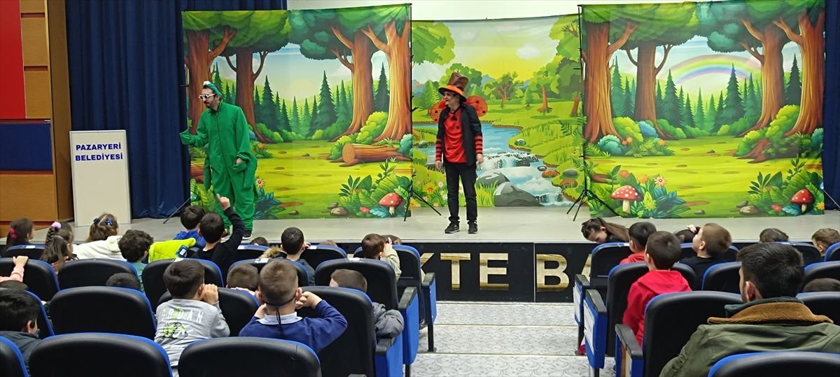Pazaryeri’nde anaokulu öğrencileri için tiyatro oyunu sahnelendi