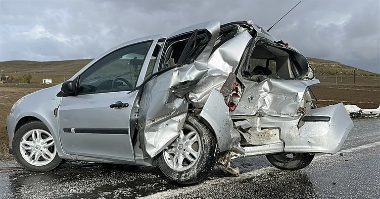 Sivas’ta zincirleme kaza: 1 kişi öldü, 5 kişi yaralandı!