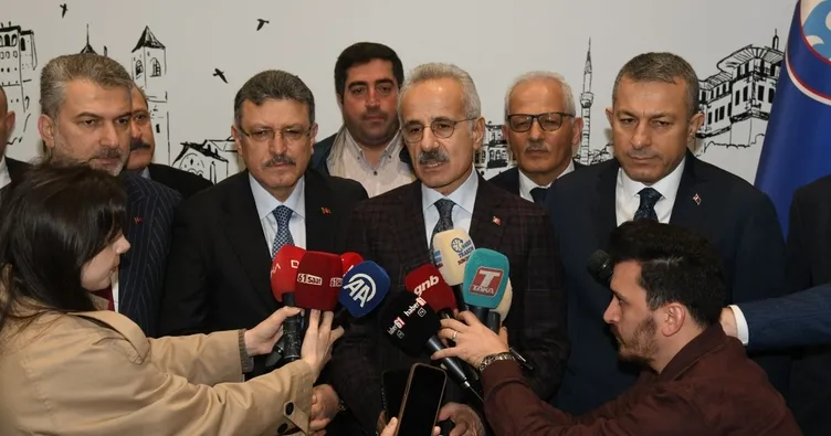 Trabzon’da Bakan Uraloğlu’nun katılımıyla bayramlaşma töreni gerçekleşti