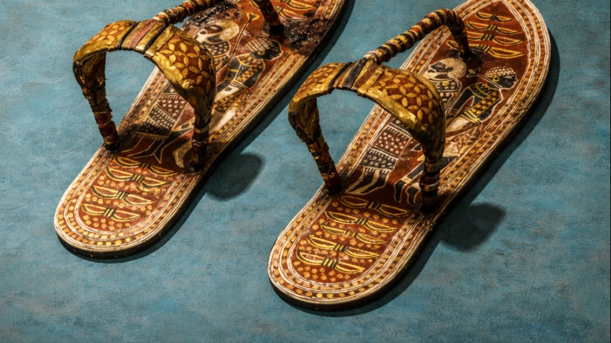 Bu sandaletler 3 bin 300 yıllık mesaj taşıyor