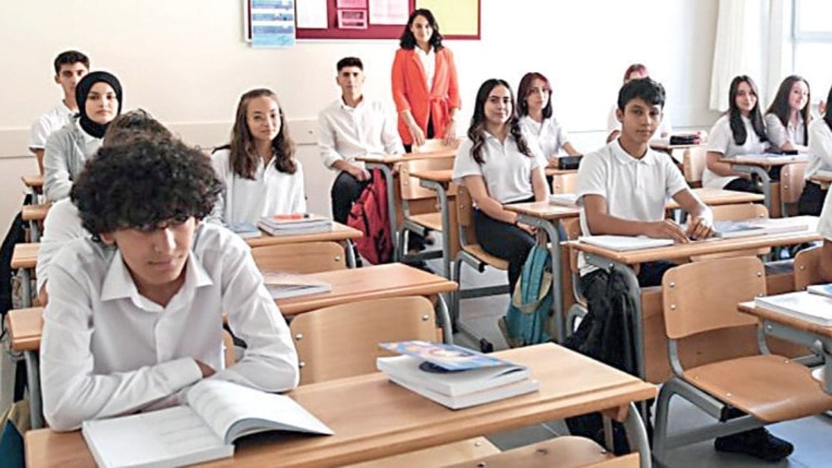 Hayalet öğrencilere diploma dağıtmanın cezası 2.588 TL