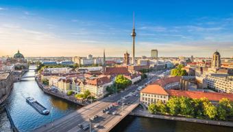 Almanya’ya Gitmeden Önce Bilmeniz Gerekenler: Kurallar, Acil Durum Numaraları ve Önemli Günler