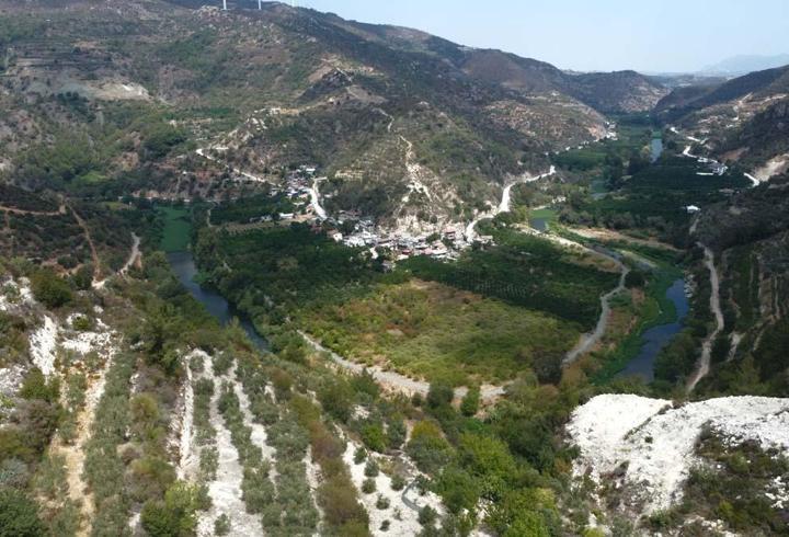 Hatay’ın saklı cenneti Aknehir dronla görüntülendi