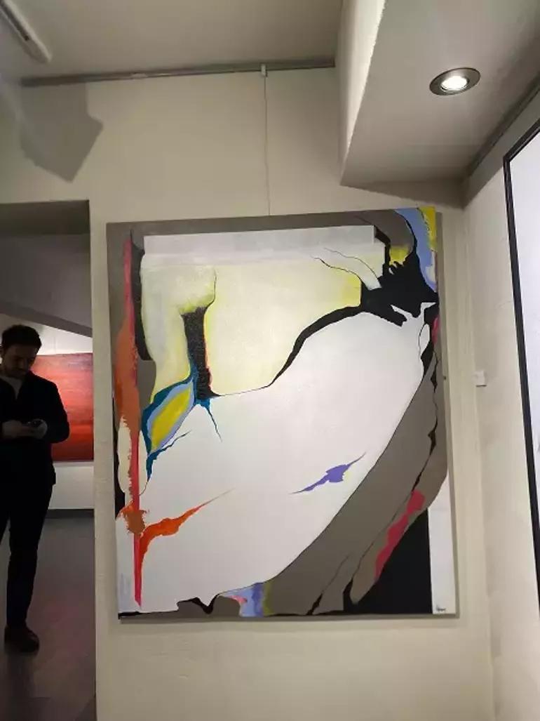 Sanatçı Özlem Zerey’in kişisel sergisi ‘Kentsel Ağıt / Urban Lament’