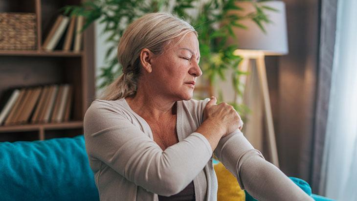 Havada fibromiyalji alarmı! Mevsim geçişleri kas ve eklem ağrılarını neden artırıyor?