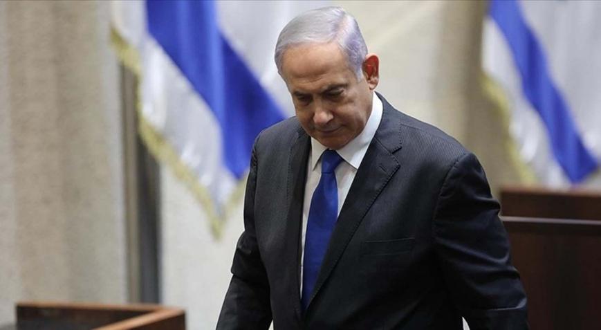 Eski İsrail Başbakanı’ndan Netanyahu’ya sert sözler! ‘Ülkeyi içeriden parçalıyor’