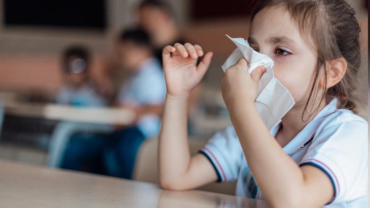 Enfeksiyon alarmı! Uzmanlar uyarıyor: ‘Mevsim geçişi ve kalabalıklar riskinin artırıyor’