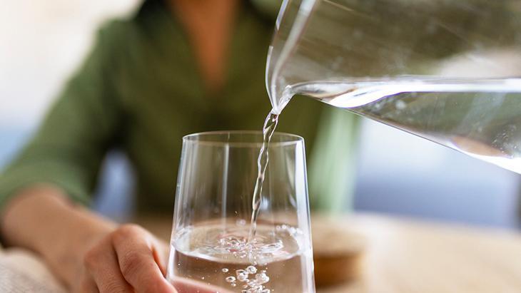 Sıcak su içme alışkanlığı hızla popülerleşiyor! Uzmanlar, bu trendin gerçek faydalarını açıkladı