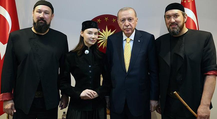 Cumhurbaşkanı Erdoğan ‘Ay Yola’ müzik grubunu kabul etti