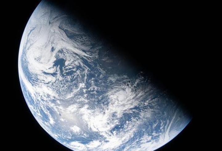 Ay yolunda tarihi an! Dünyanın uzaydan yeni görüntüsü