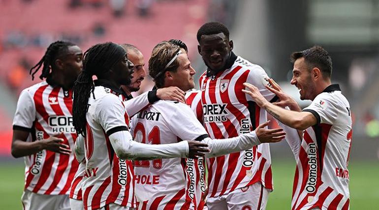 Samsunspor ile Konyaspor, gollü maçta yenişemedi