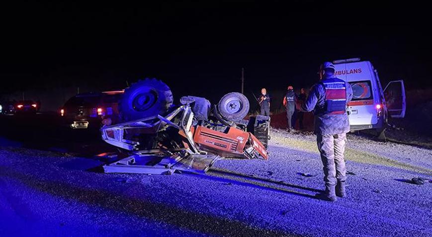 Erzurum’da ambulans ile traktör çarpıştı! Kazada 4 kişi yaralandı