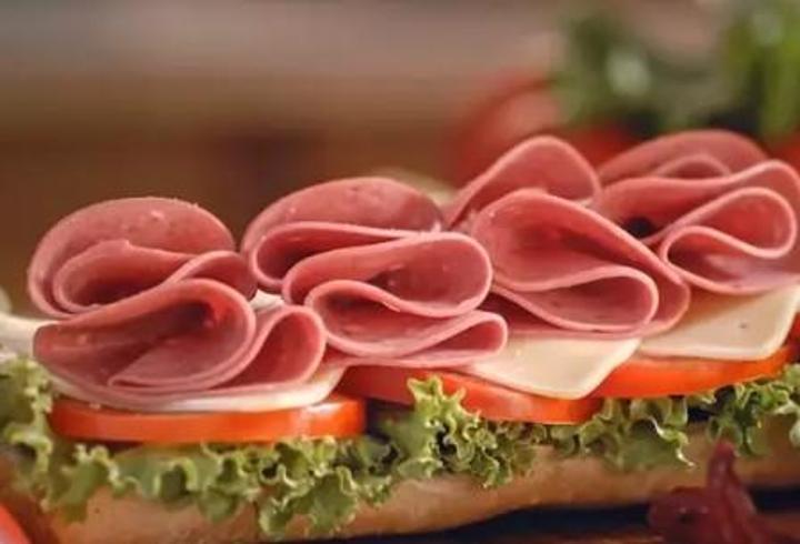 Salamın Gizli Tehlikesi: Sağlığınızı Korumak İçin Bilinçli Tercihler