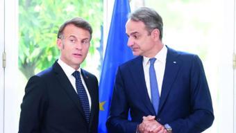 “Yeni sömürgecilik” tepkisi Yunanistan’da Fransa krizi: Tek taraflılık şartı çöktü