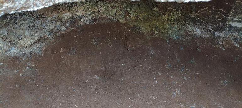 Hatayda belediyenin kazısında kaya mezarı bulundu