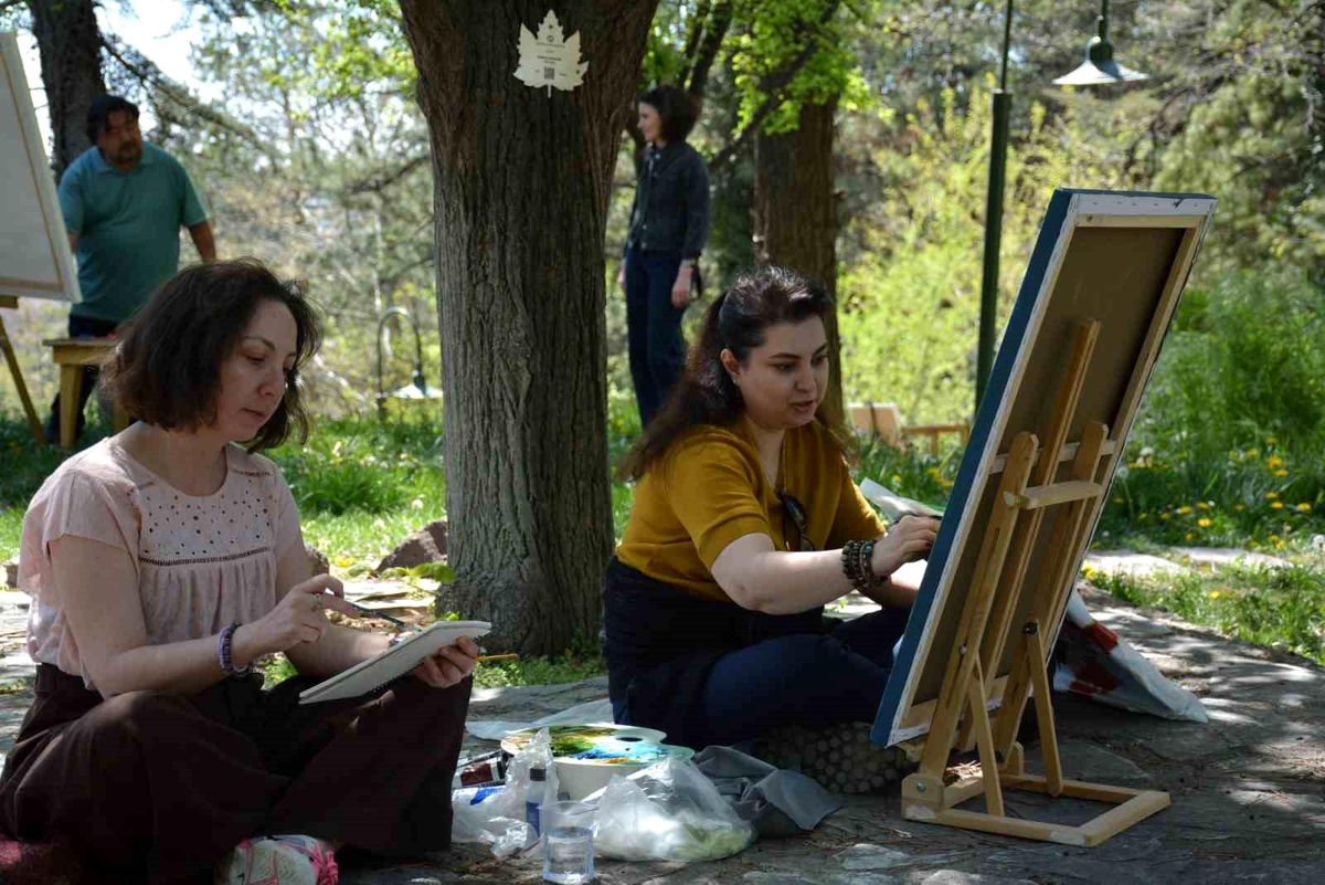 Anadolu Üniversitesi Japon Bahçesinde “Açık Hava Resim Çalıştayı”