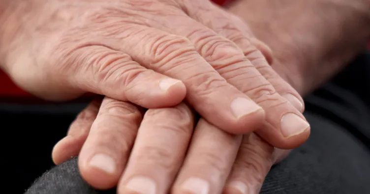 Ani konuşma bozukluğu ve kol güçsüzlüğüyle kendini gösteriyor! İnmenin sessiz sinyalleri