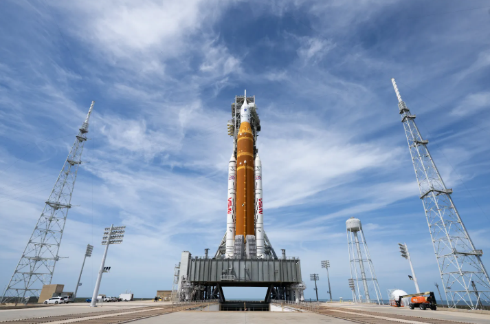 İnsanlık için geri sayım başladı! Bu gece Ay’a roket fırlatılacak