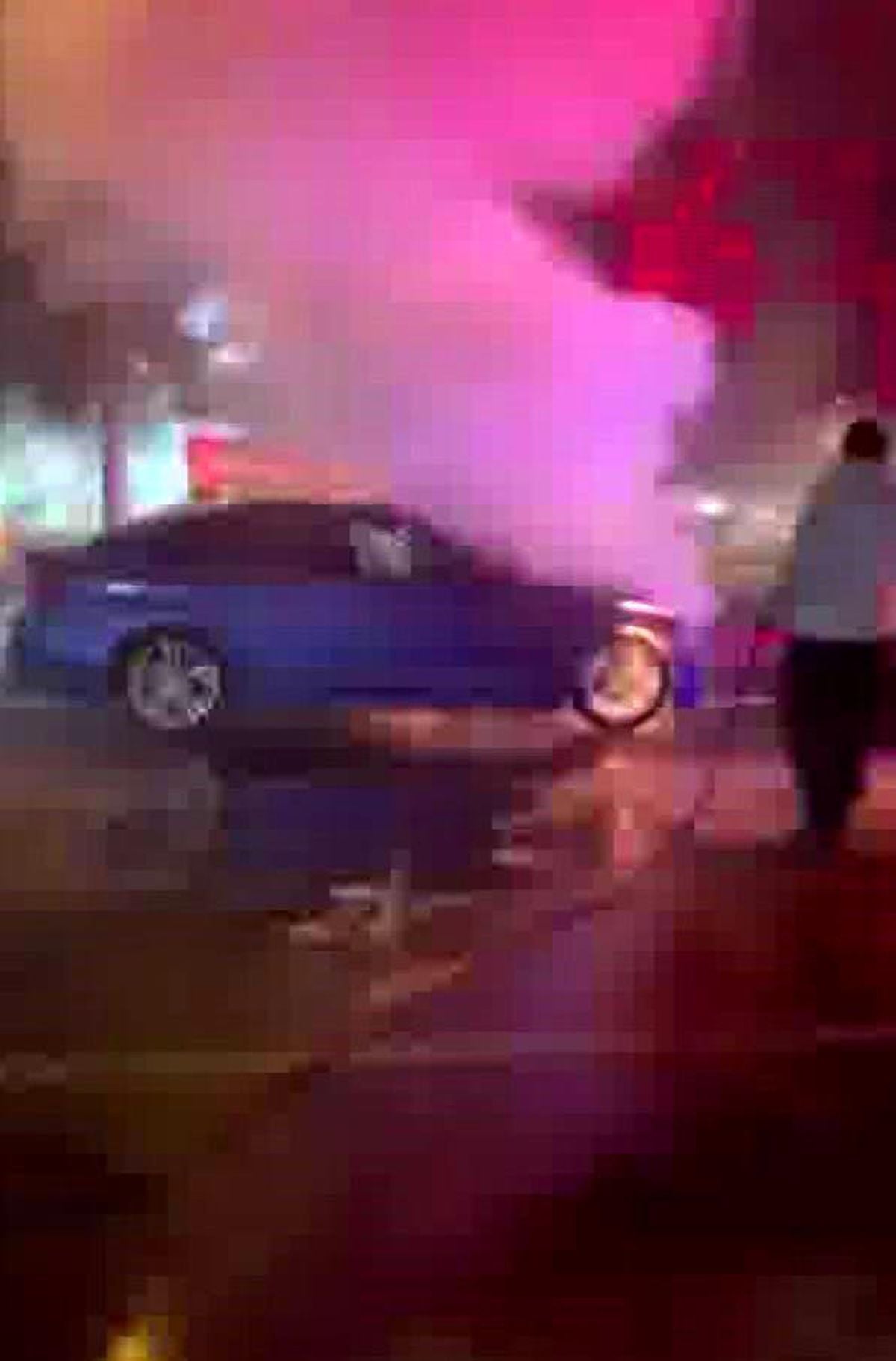 Diyarbakır’da seyir halindeki otomobil alev topuna döndü