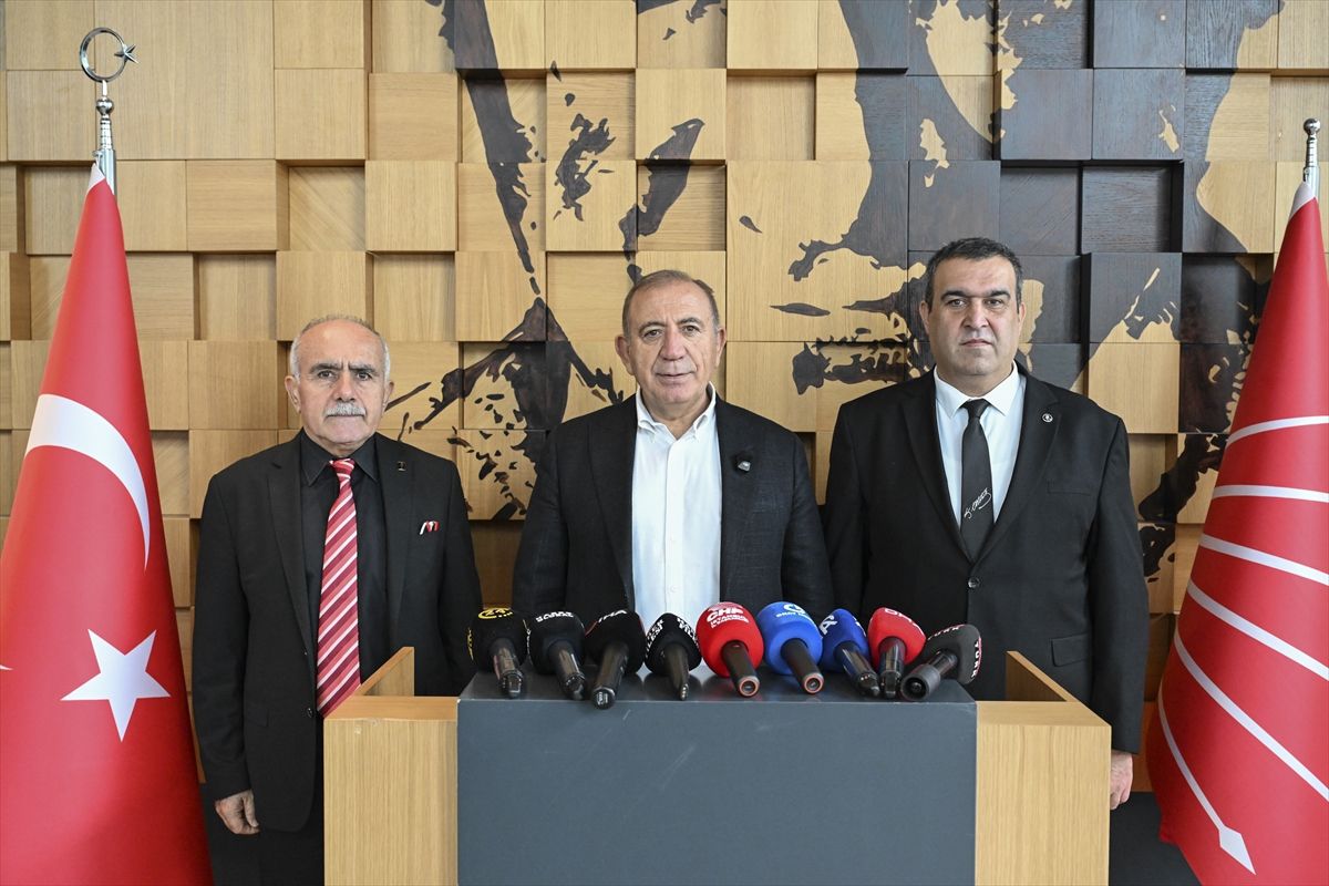 CHP’li Gürsel Tekin’den Aziz İhsan Aktaş’a Suç Duyurusu