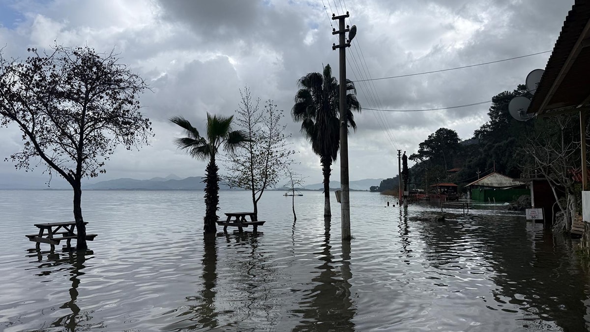 2 bin yıllık kaplıcalar sular altında kaldı