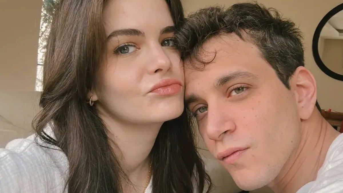 Lara Paşalı’nın yüzüksüz pozu ve şarkı seçimi iddiaları alevlendirdi