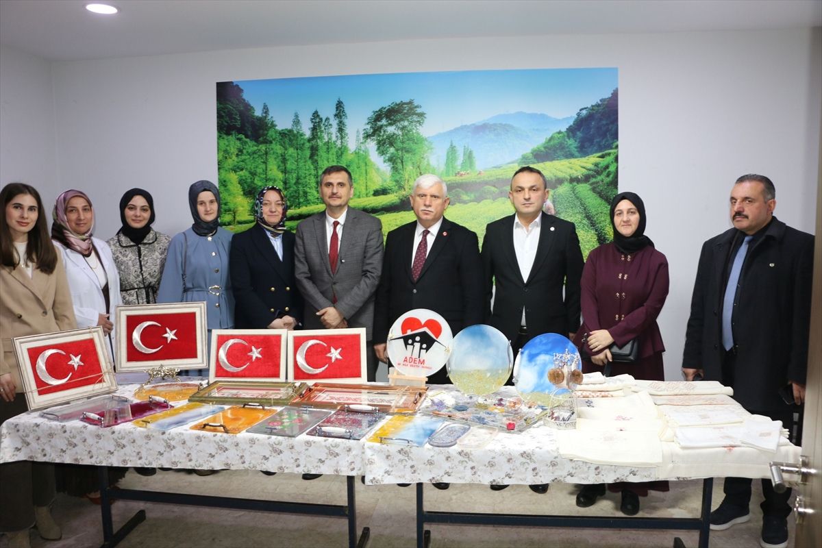 Of’ta el sanatları öğrenen kursiyerlere sertifikaları verildi