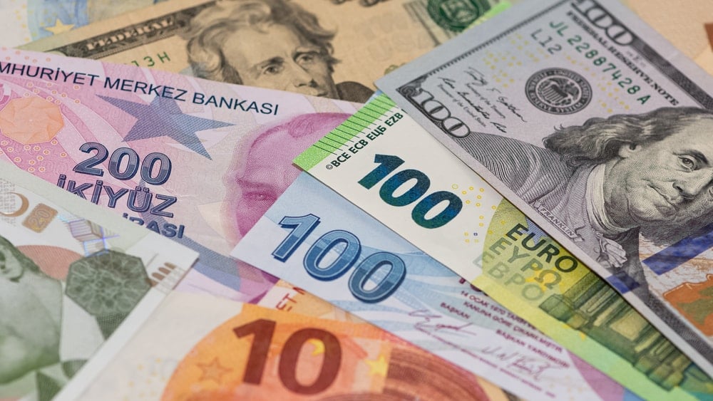 Döviz kurlarında cuma hareketliliği: Dolar/TL bir rekor daha kırdı