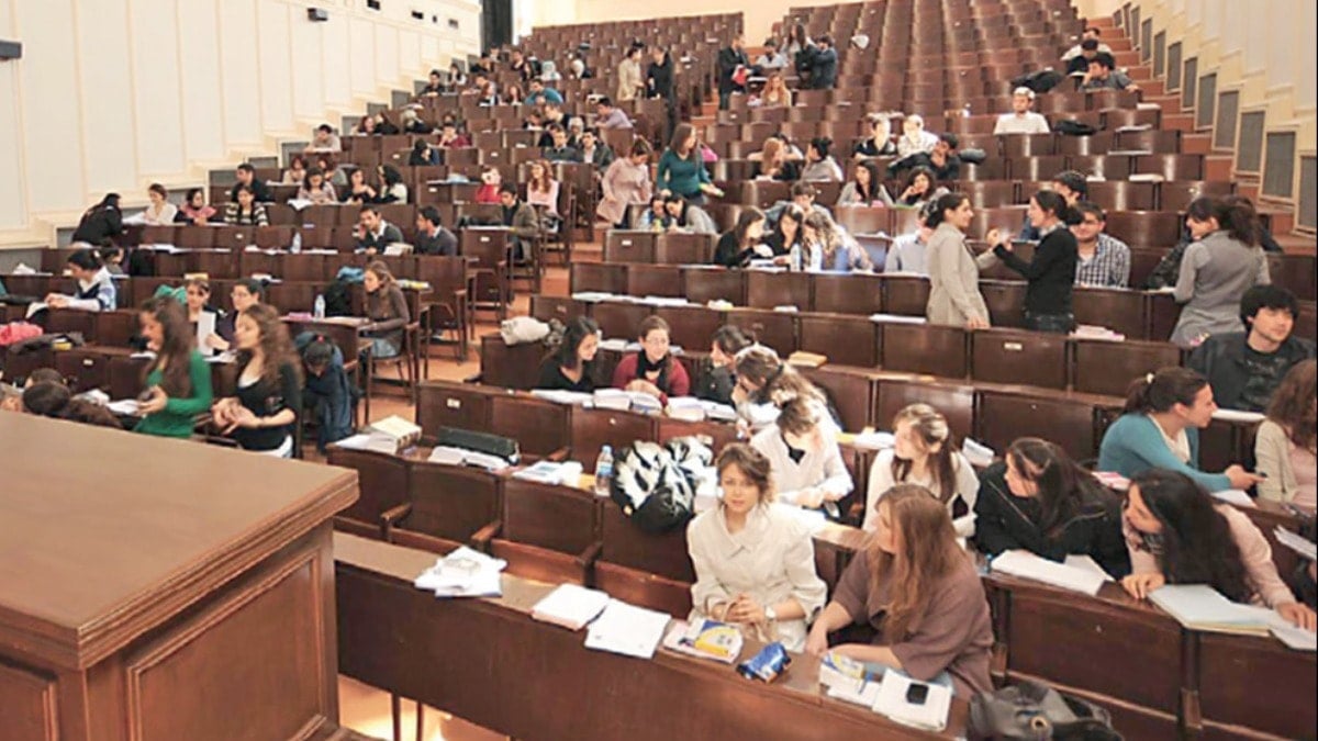 Vakıf üniversiteleri Türk öğrencilere yabancılardan 5.3 kat daha pahalı