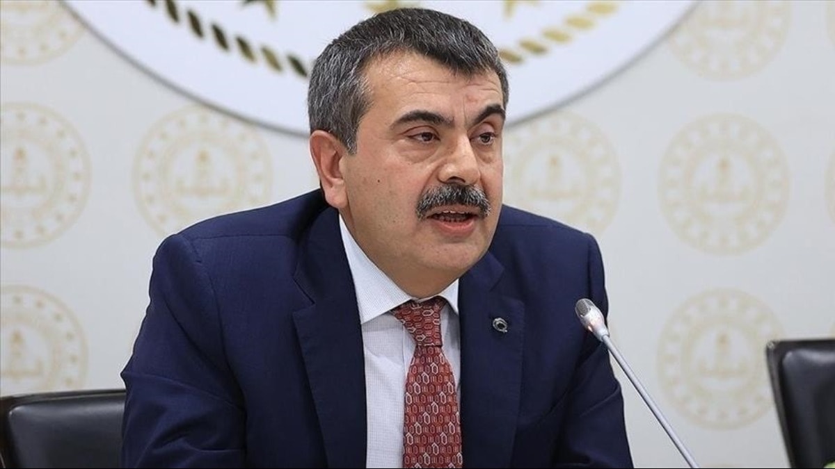 Milli Eğitim Bakanı Yusuf Tekin’den “Ara tatil kaldırılacak mı?” sorusuna yanıt
