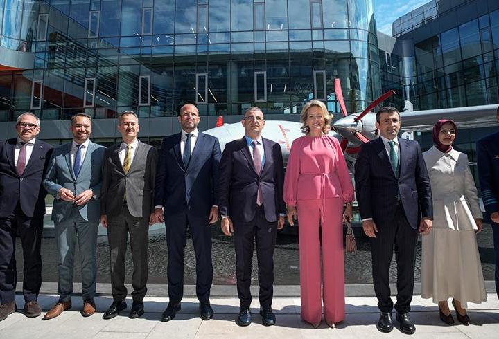 Belçika Kraliçesi Mathilde Baykar’ı ziyaret etti