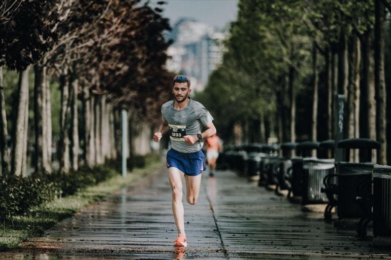 İstanbul’da düzenlenen 10K koşusuna 2 bini aşkın sporcu katıldı