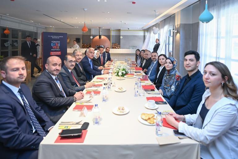 Bakan Ersoy açıkladı: 3 ile daha 5 yıldızlı otel konforunda ücretsiz halk plajı açılıyor...