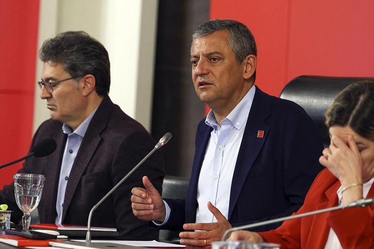 SON DAKİKA CHP Genel Merkezinden ayrılan Özgür Özel, Meclisin önünde... CHPli Başarırdan CNN Türke müdahale
