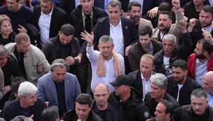 Kılıçdaroğlu’nun ekibi CHP Genel Merkezi’nde! Özel’in afişleri indirildi