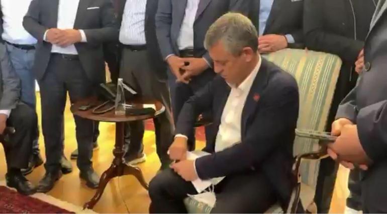 SON DAKİKA CHP Genel Merkezinden ayrılan Özgür Özel, Meclisin önünde... CHPli Başarırdan CNN Türke müdahale