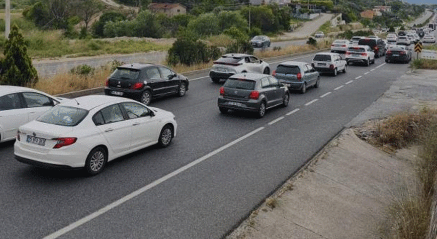 22 kilometrelik araç kuyruğu! Bayramın ikinci günü tatilcilerin akın ettiği il