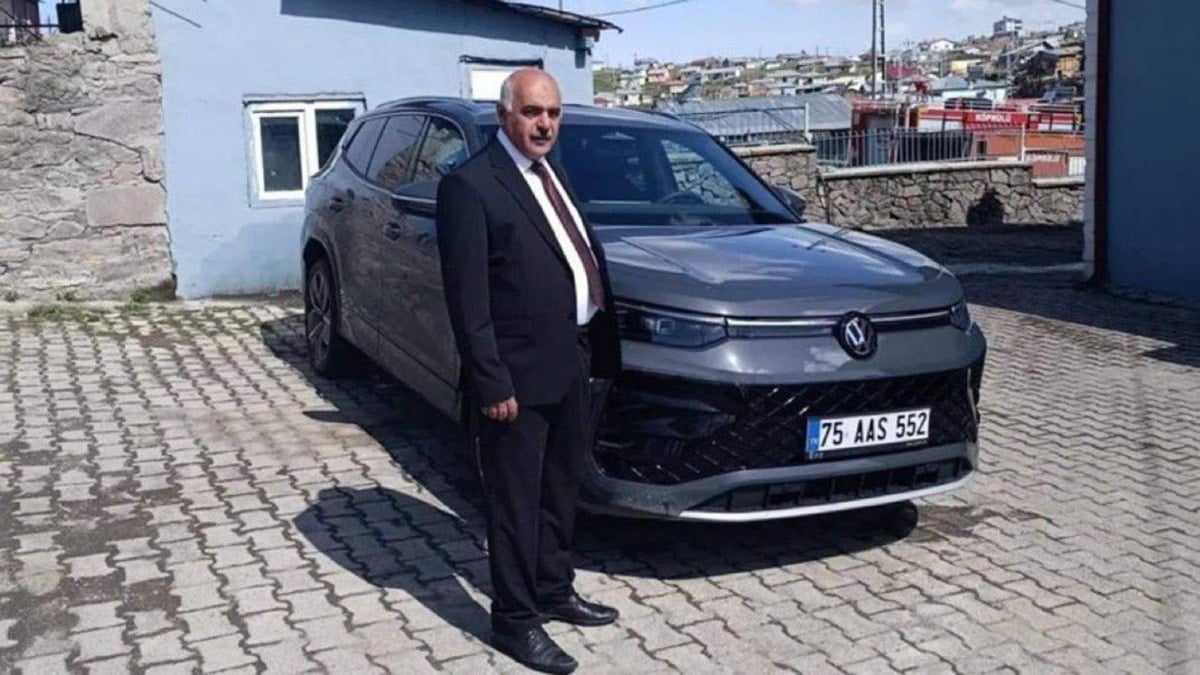 Lükste başbakanı sollayan AKP’li