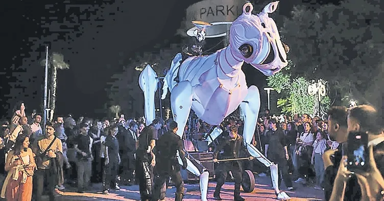 Antalya Uluslararası Tiyatro Festivali başladı