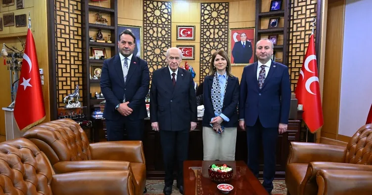Bahçeli, partisinin siyasi partilerle bayramlaşan heyetlerini kabul etti