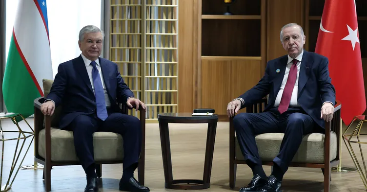 Başkan Erdoğan, Özbekistan Cumhurbaşkanı Mirziyoyev ile bir araya geldi