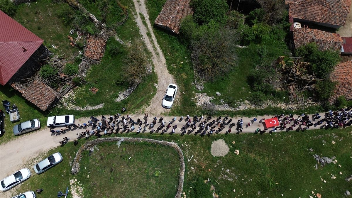 Bilecik’te Hıdırellez etkinlikleri renkli görüntülere sahne oldu