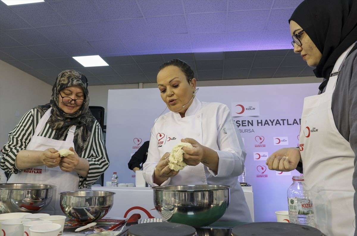 Bursa’da depremzede kadınlar aşçılık eğitimi aldı