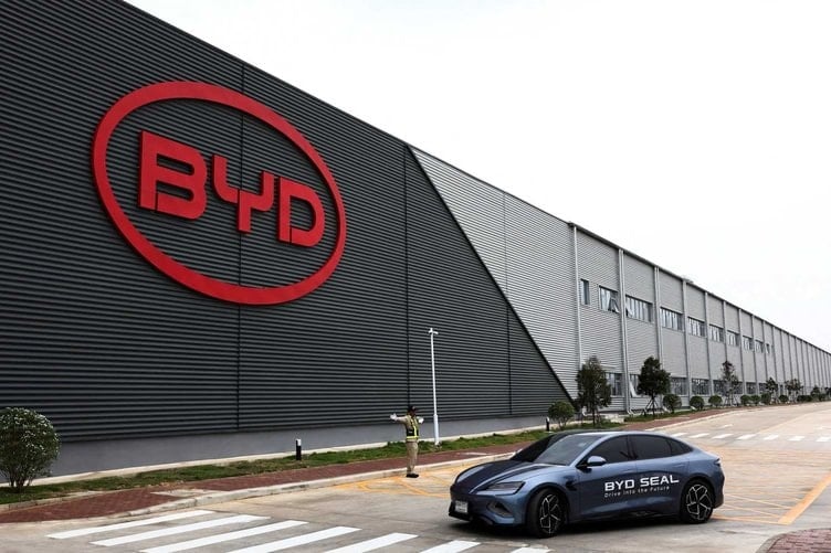 Türkiye’de fabrika kuracaktı! Otomobil devinin yeni adresi belli oldu