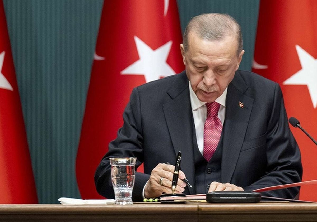 Cumhurbaşkanı Erdoğan imzaladı! 2 kişinin mal varlıkları dondurulma kararı kaldırıldı