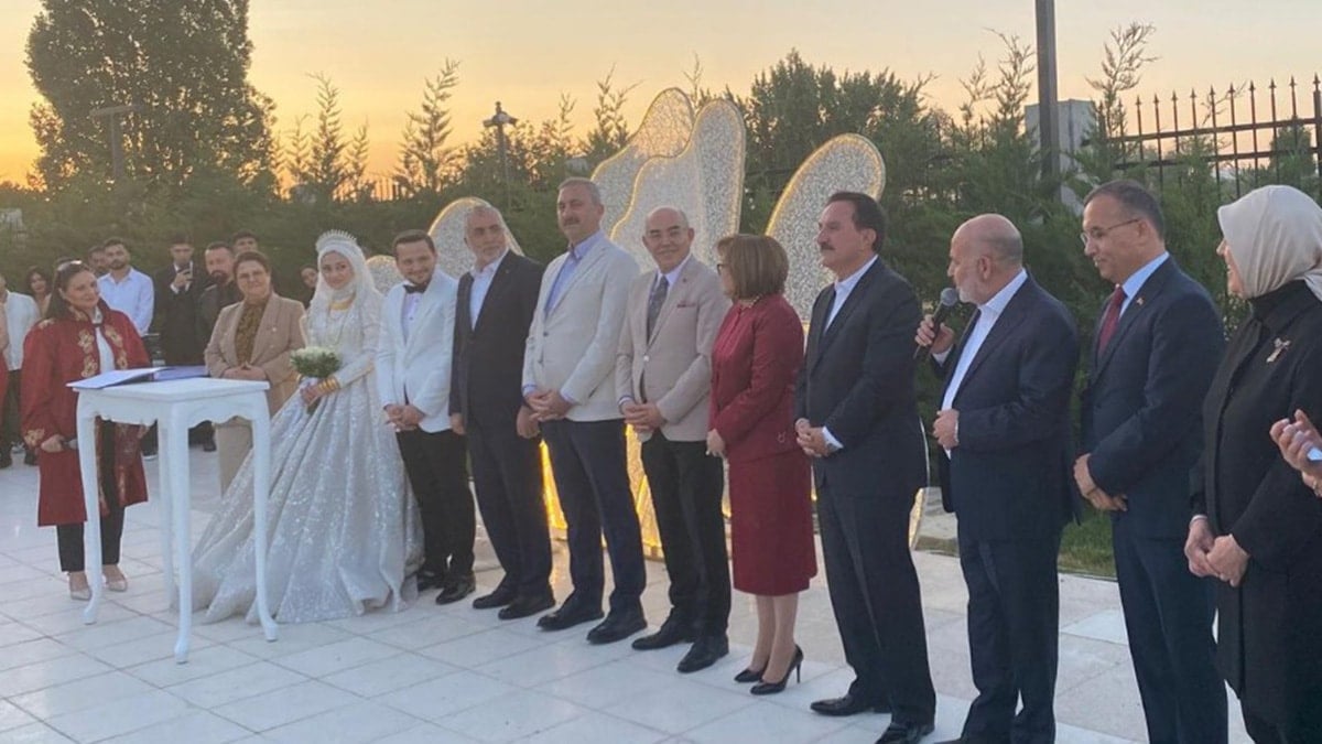 Düğününe bakan ordusu katılan ‘damat’ rüşvetten gözaltında