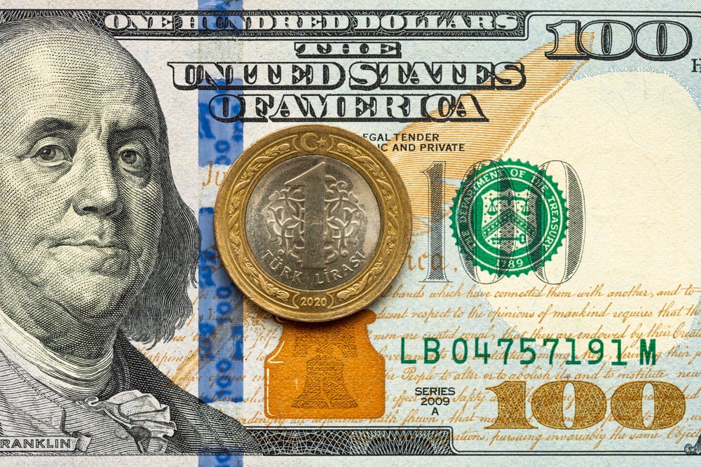 Dolar/TL durmak bilmiyor: Bir rekor daha kırdı