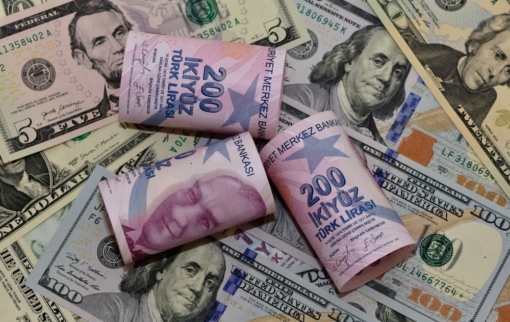Dolar/TL’de rekorlar durmuyor: Bir yenisi daha geldi